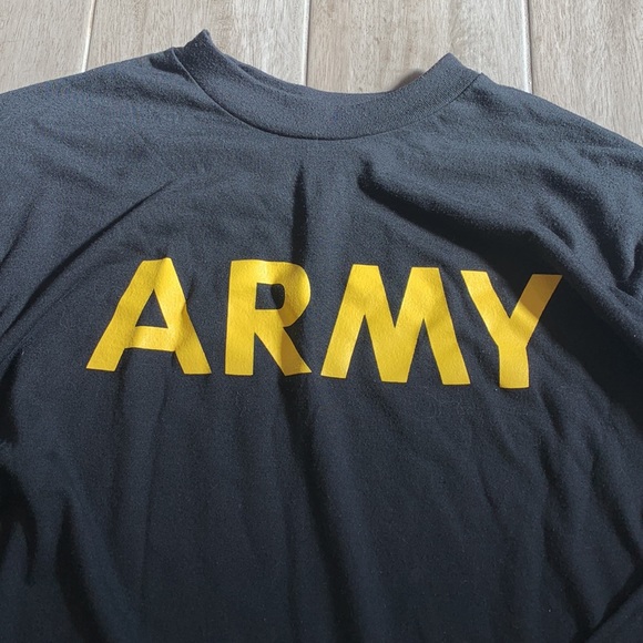 US Army black and yellow long sleeved P T-shirt - Picture 2 of 3